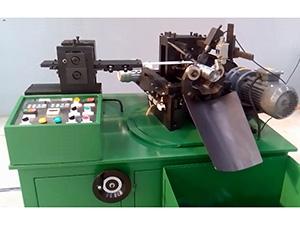 Máquina para producción de filtros espirales 
